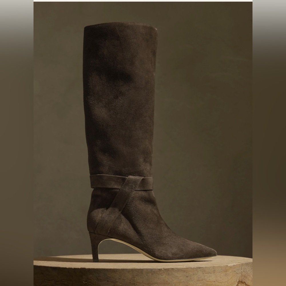 Banana Republic Torri tall suede boots size 8 but fits 7-7.5